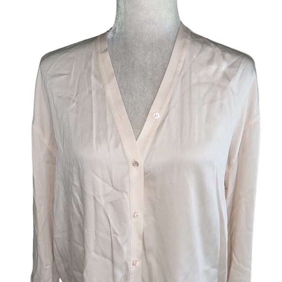 VINCE Trapunto Blush Pink Peach Stretch Silk Button Down Blouse - M - Picture 3 of 13